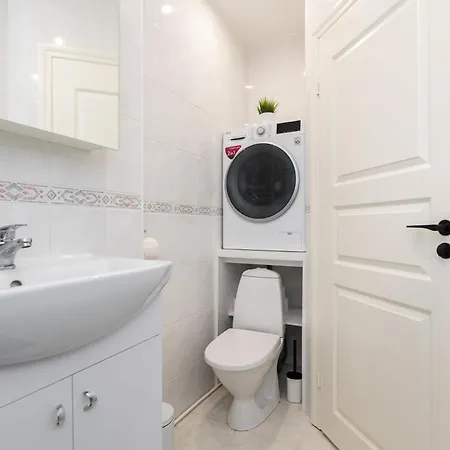 Roosikrantsi Elegant Retreat Near Old Town - Heart Апартаменти *