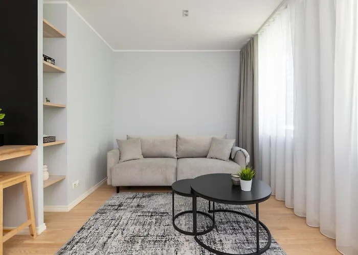 Apartamento Roosikrantsi Elegant Retreat Near Old Town - Heart Tallin