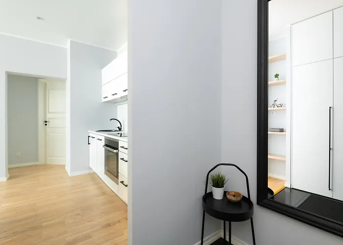 Roosikrantsi Elegant Retreat Near Old Town - Heart Apartamento