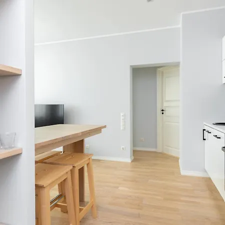 Roosikrantsi Elegant Retreat Near Old Town - Heart Apartment *