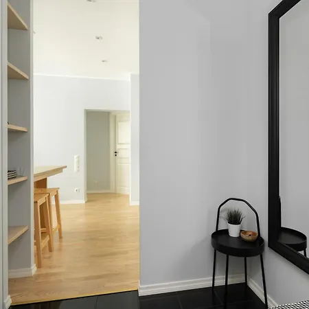 Apartment Roosikrantsi Elegant Retreat Near Old Town - Heart Reval