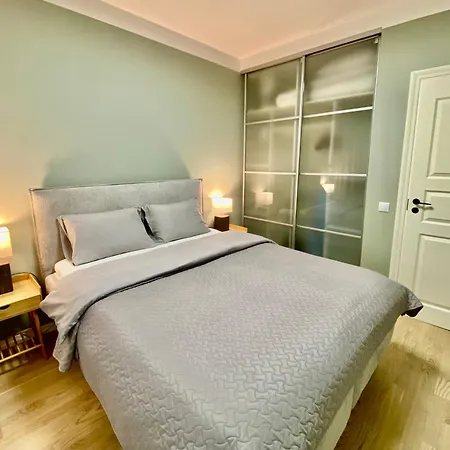 Apartment Roosikrantsi Elegant Retreat Near Old Town - Heart Reval